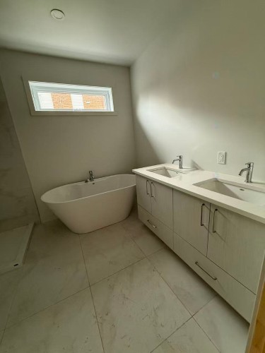 Salle de bains - 6058 Av. Auteuil, Brossard, QC 