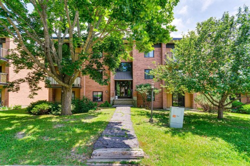 1-26 Rue de Deauville  Gatineau (Hull), QC J8Z 3C1