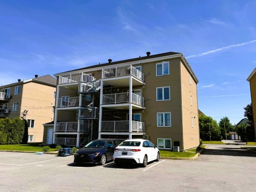 Parking - 101-819 Boul. Le Bourg-Neuf, Repentigny (Le Gardeur), QC - Outdoor