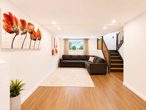 Salle familiale - 117 Rue Hébert, Châteauguay, QC - Indoor