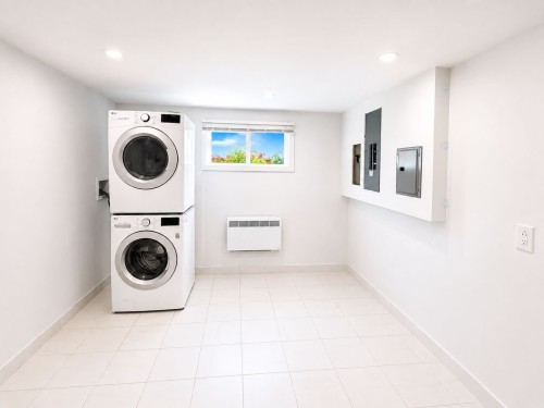 Salle de lavage - 117 Rue Hébert, Châteauguay, QC - Indoor Photo Showing Laundry Room