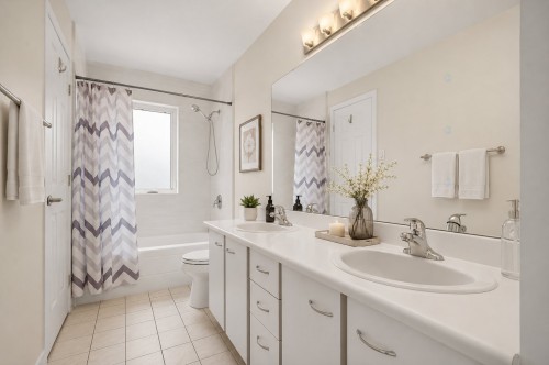 Bathroom - 12673 Rue Senay, Montréal (Pierrefonds-Roxboro), QC - Indoor Photo Showing Bathroom