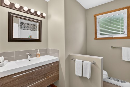 Bathroom - 1130 Ch. De La Montagne, Sainte-Agathe-Des-Monts, QC - Indoor Photo Showing Bathroom
