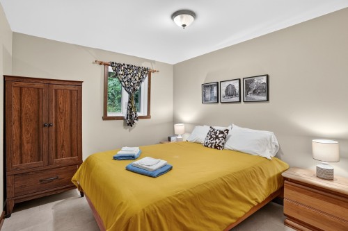 Family Room - 1130 Ch. De La Montagne, Sainte-Agathe-Des-Monts, QC - Indoor With Fireplace