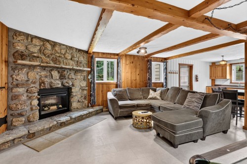 Family Room - 1130 Ch. De La Montagne, Sainte-Agathe-Des-Monts, QC - Indoor Photo Showing Other Room