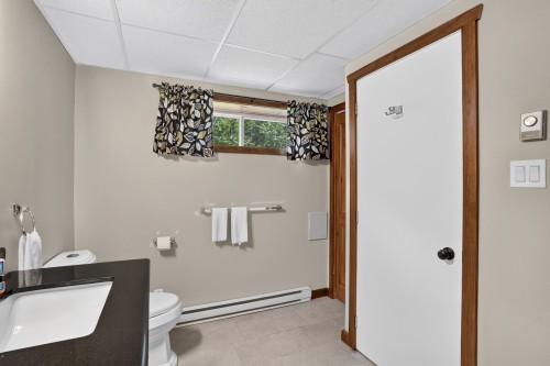 Mud Room - 1130 Ch. De La Montagne, Sainte-Agathe-Des-Monts, QC - Indoor Photo Showing Other Room