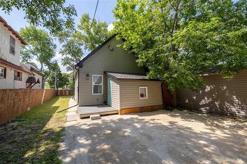 349 Atlantic Ave, Winnipeg, MB 