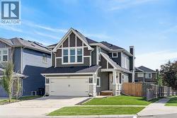 125 Sherwood Gate NW  Calgary, AB T3R 0N9