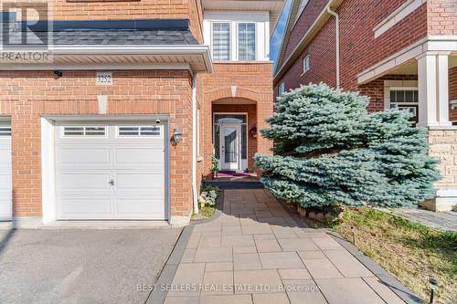 3252 Sunlight Street, Mississauga, ON 