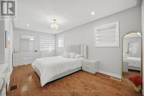 3252 Sunlight Street, Mississauga, ON 