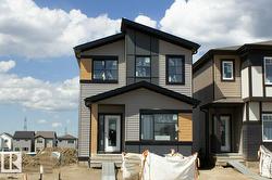 2804 7 AV SW  Edmonton, AB T6X 2A8