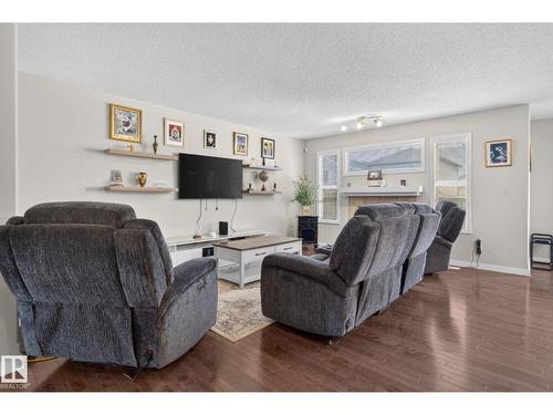 7858 170A Av Nw, Edmonton, AB 