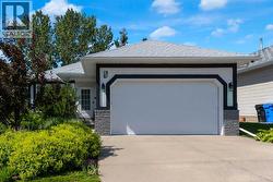 80 Scanlon Green NW  Calgary, AB T3L 1N6