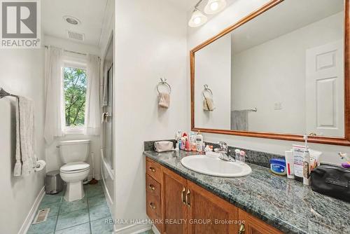 Family Bathroom - 48 Dunbarton Court, Ottawa, ON 