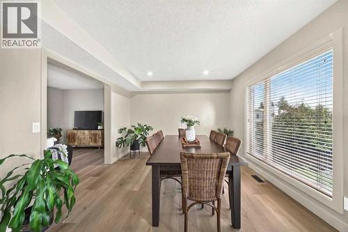 Large bright dining - 21 Shawbrooke Bay Sw, Calgary, AB 