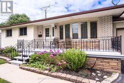 64 CROYDON DRIVE St. Catharines (Lakeshore), ON L2M 1J7
