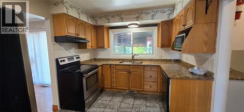 1050 Bartlet, Windsor, ON 