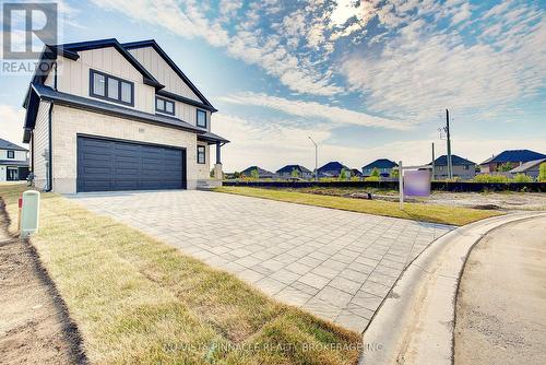 10 Woodmere Path, Middlesex Centre (Ilderton), ON 