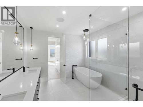 1087 Carnoustie Drive, Kelowna, BC 