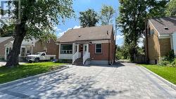 100 PUGSLEY AVENUE Richmond Hill, ON L4C 1Z9