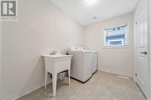 89 Phoenix Boulevard, Barrie, ON 