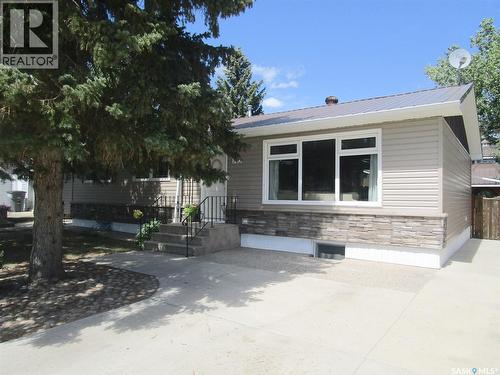 105 Assiniboia Avenue, Assiniboia, SK 