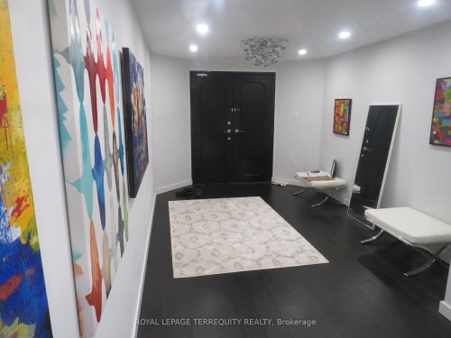 3305-2045 Lake Shore Boulevard W, Toronto, ON - Indoor Photo Showing Other Room