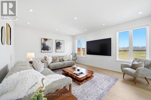 107 Rugman Crescent, Springwater, ON 
