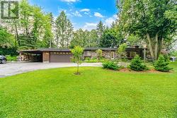 915 GOVERNORS ROAD  Hamilton, ON L9H 5E3