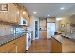 Maple Kitchen with Large Island - 