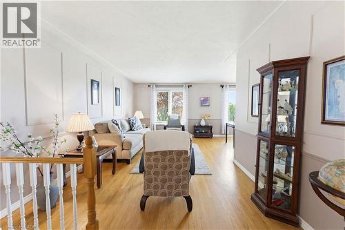 26 Rivercrest Road, Hamilton, ON - Indoor Photo Showing Living Room