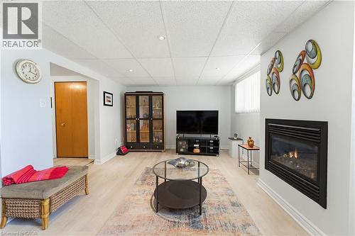 26 Rivercrest Road, Hamilton, ON - Indoor Photo Showing Living Room With Fireplace
