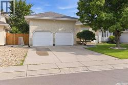 131 MENDEL CRESCENT  Saskatoon, SK S7J 5J7