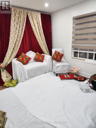 52 Hollingsworth Circle, Brampton, ON - Indoor Photo Showing Bedroom