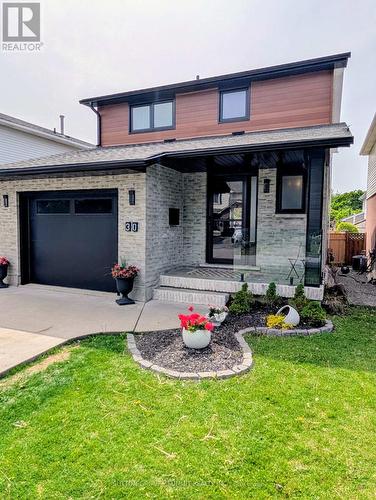30 Buchanan Crescent, Thorold, ON 
