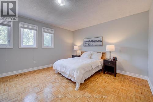 1140 Avondale Drive, Oakville, ON 