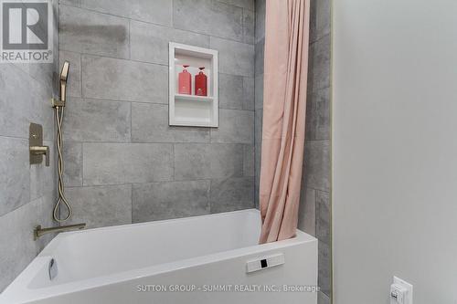 7641 Anaka Drive, Mississauga, ON - Indoor Photo Showing Bathroom