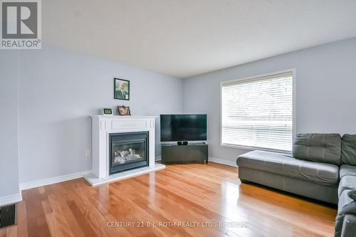 17 Crompton Drive, Barrie, ON 