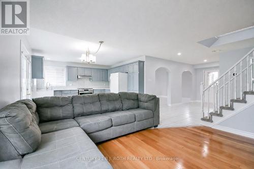 17 Crompton Drive, Barrie, ON 