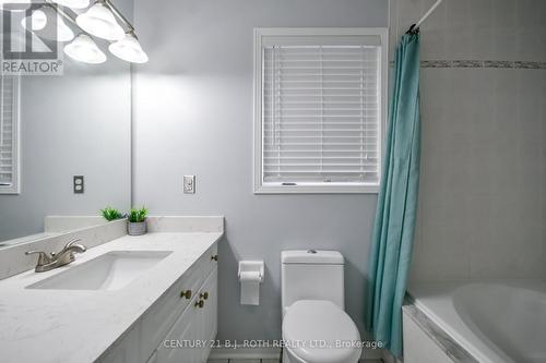 17 Crompton Drive, Barrie, ON 