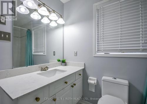 17 Crompton Drive, Barrie, ON 