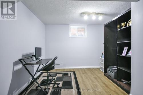 17 Crompton Drive, Barrie, ON 