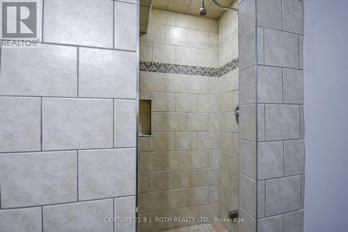 17 Crompton Drive, Barrie, ON 