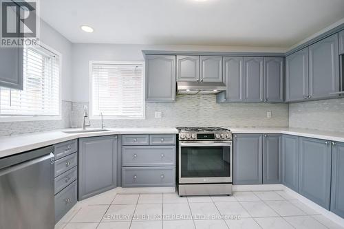 17 Crompton Drive, Barrie, ON 