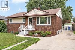 3849 HILLCREST  Windsor, ON N9C 2E4