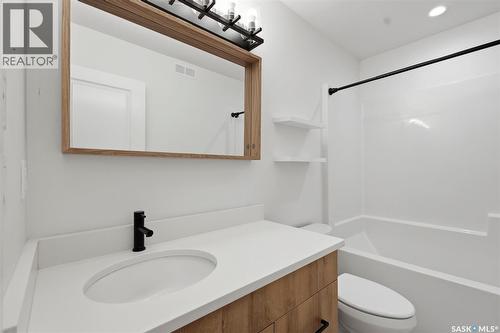 1402 Wiggins Avenue S, Saskatoon, SK - Indoor Photo Showing Bathroom