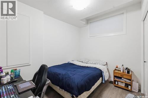 1402 Wiggins Avenue S, Saskatoon, SK - Indoor Photo Showing Bedroom