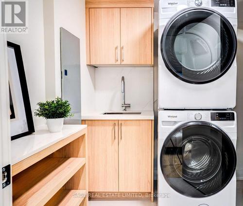Laundry - 408 - 3900 Yonge Street, Toronto, ON 