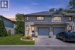 2 ROYALWOOD Court Unit# 51 Hamilton, ON L8E 4Z1