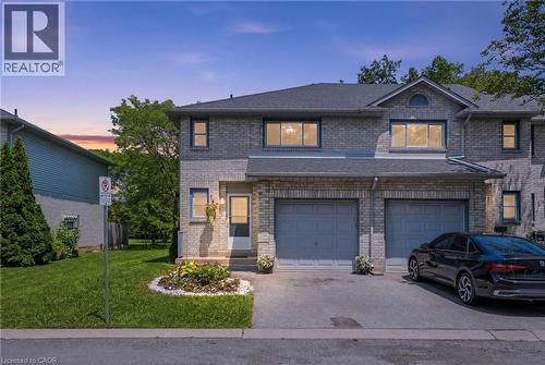 2 ROYALWOOD Court Unit# 51  Hamilton, ON L8E 4Z1